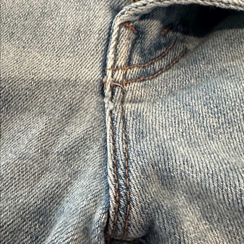 MOTHER The Hustler Ankle Fray. Size 27. Wash is Au Revoir. - Picture 9 of 10